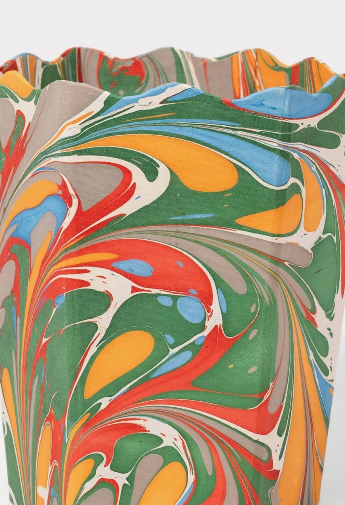 Margot Marbled Scallop Waste Basket